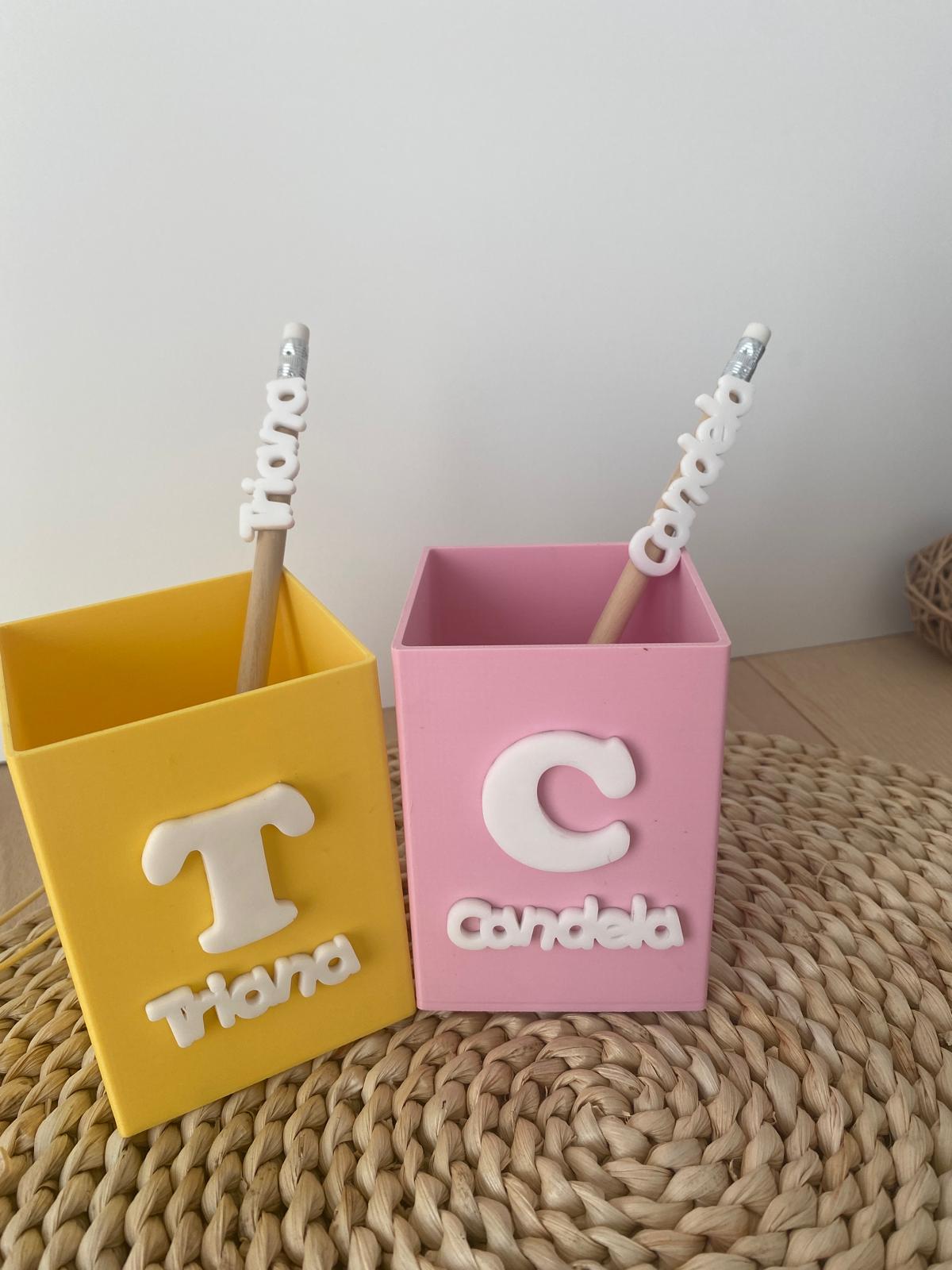 Lapicero color con inicial