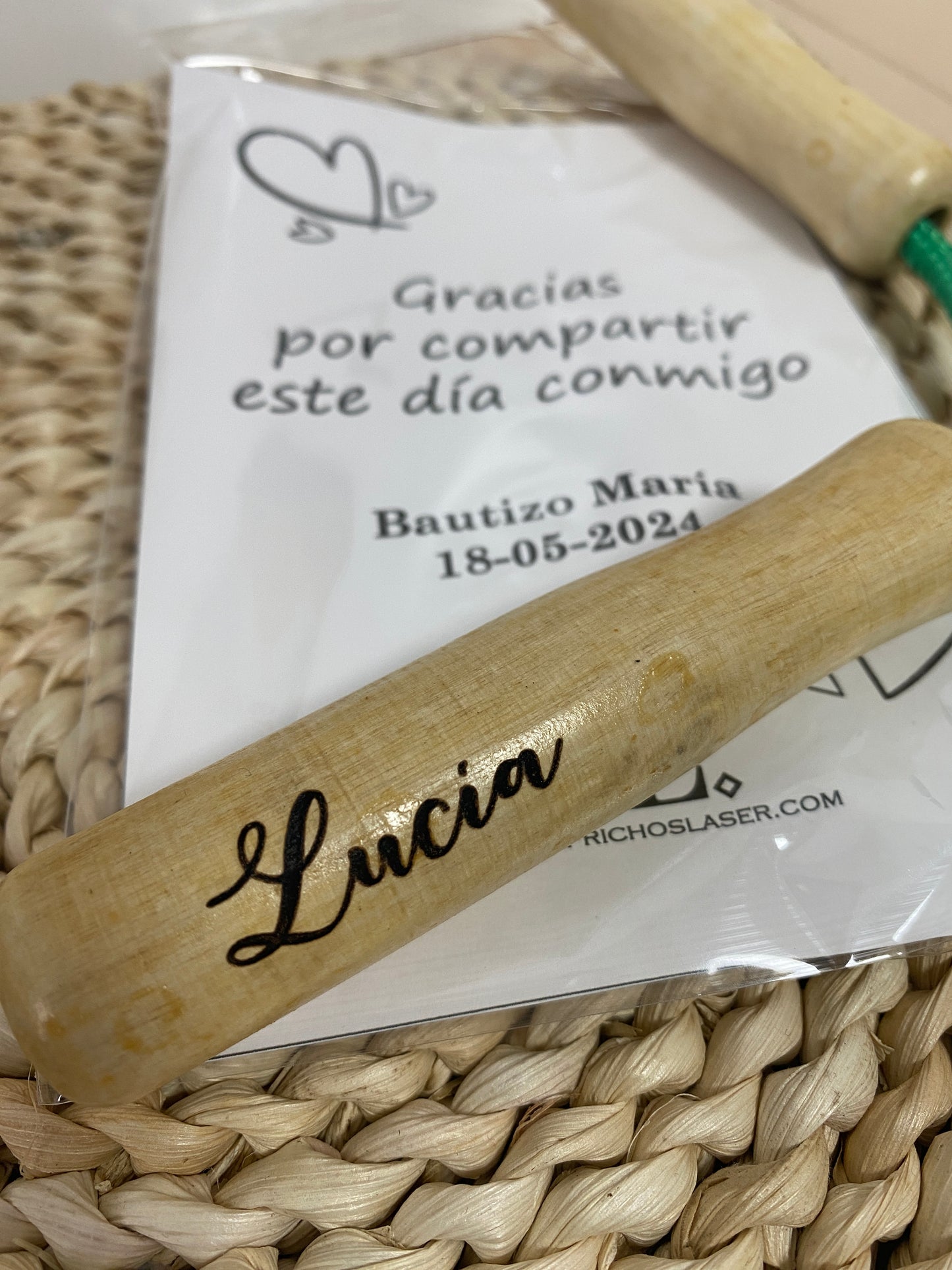 Comba para saltar grabada