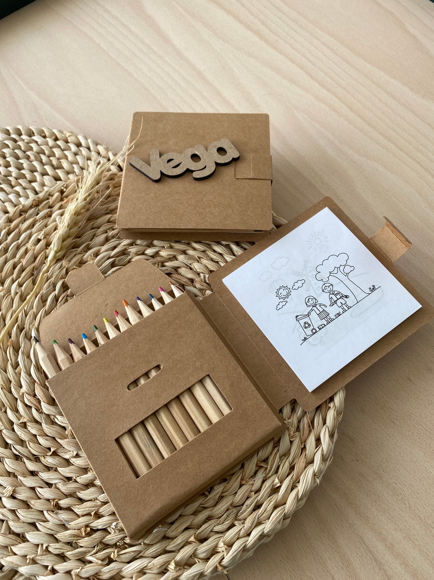 Caja lápices colores con libreta