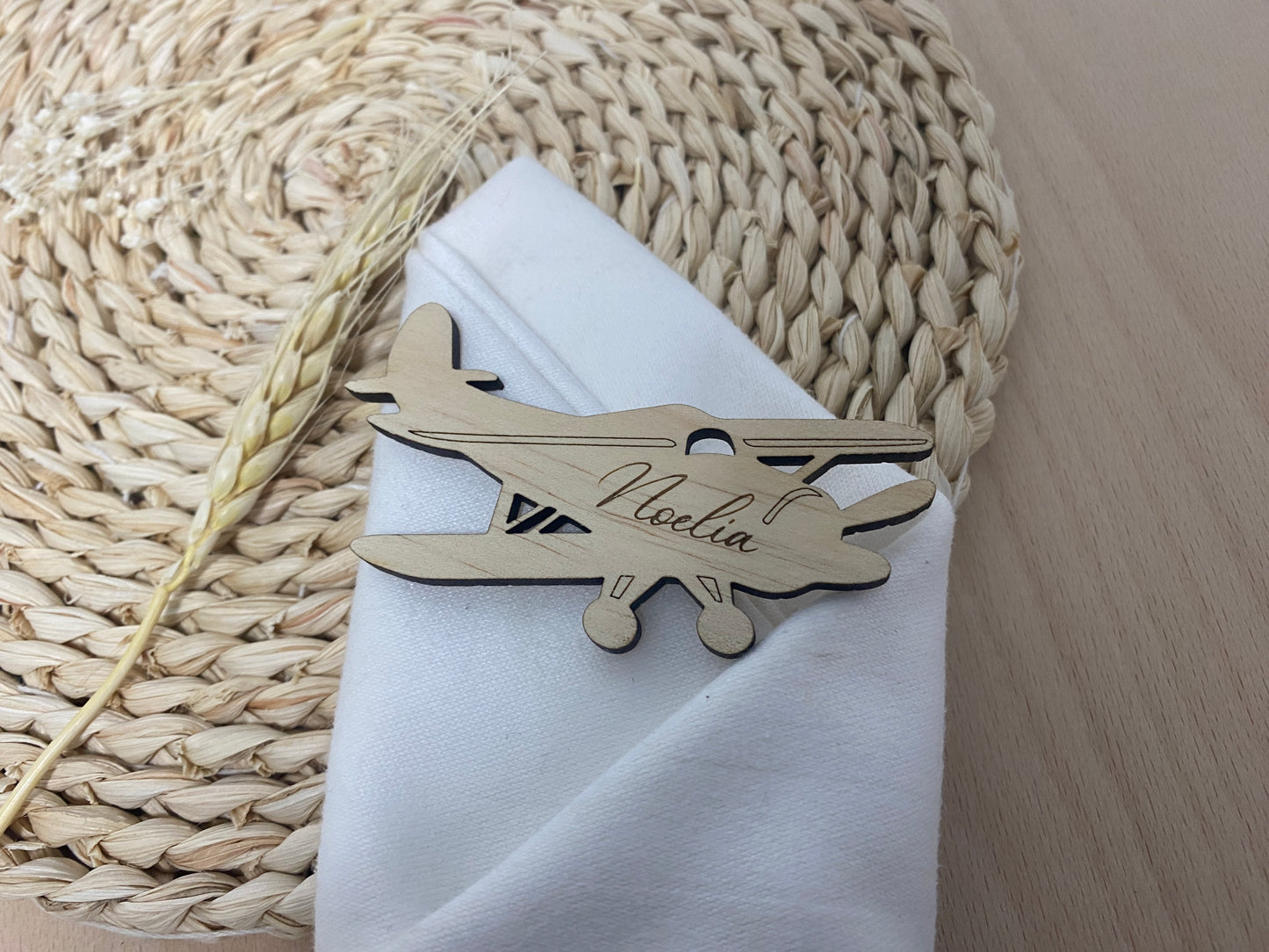 Marcasitio avión madera
