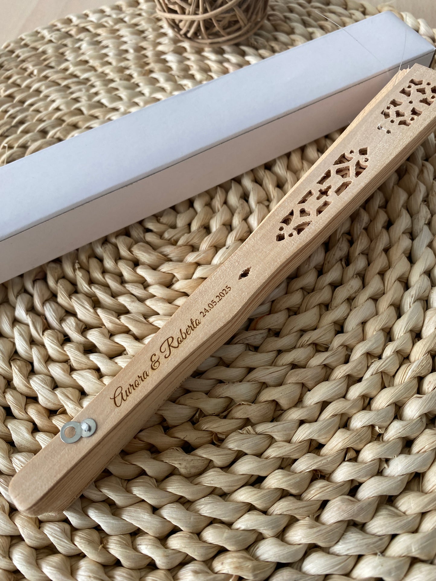 Abanico de madera personalizado