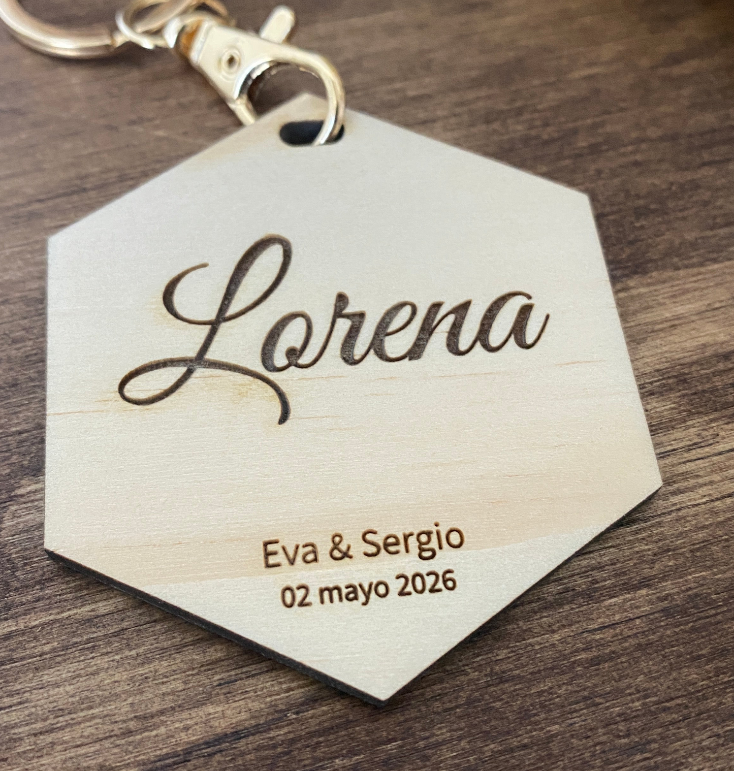 Llavero hexágono madera