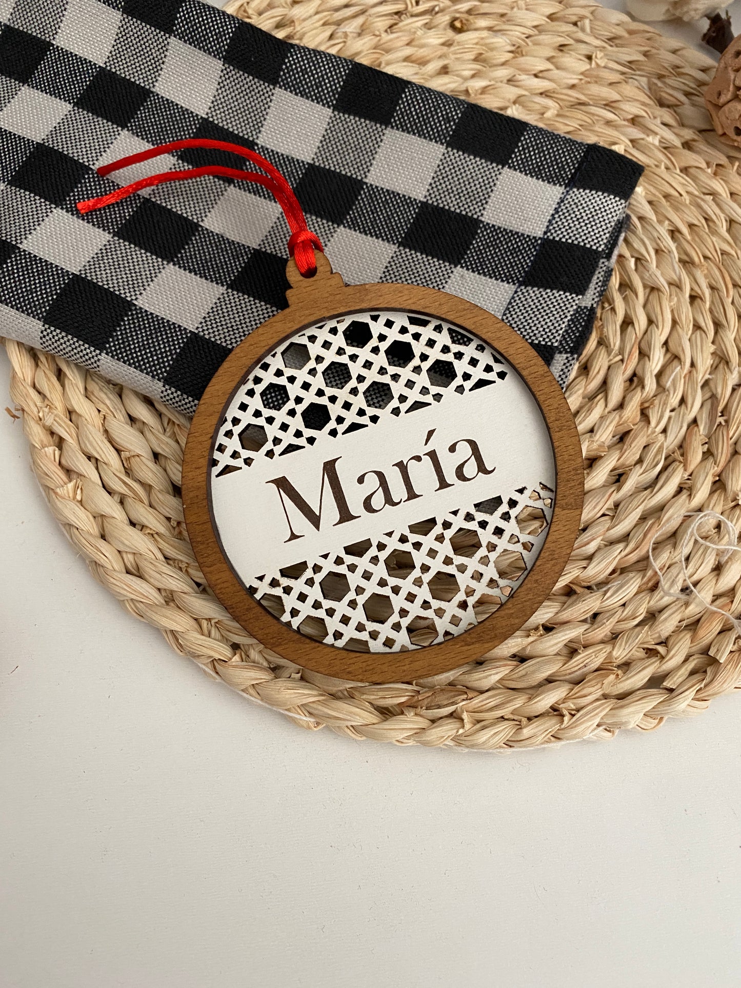 Bola de navidad ratán nombre