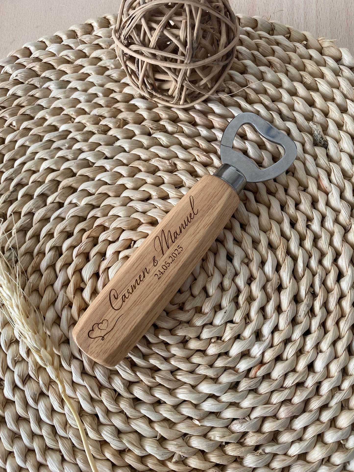 Abridor de madera personalizado