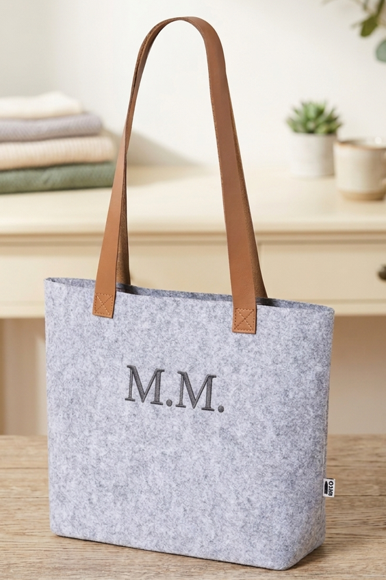 Bolso fieltro bordado
